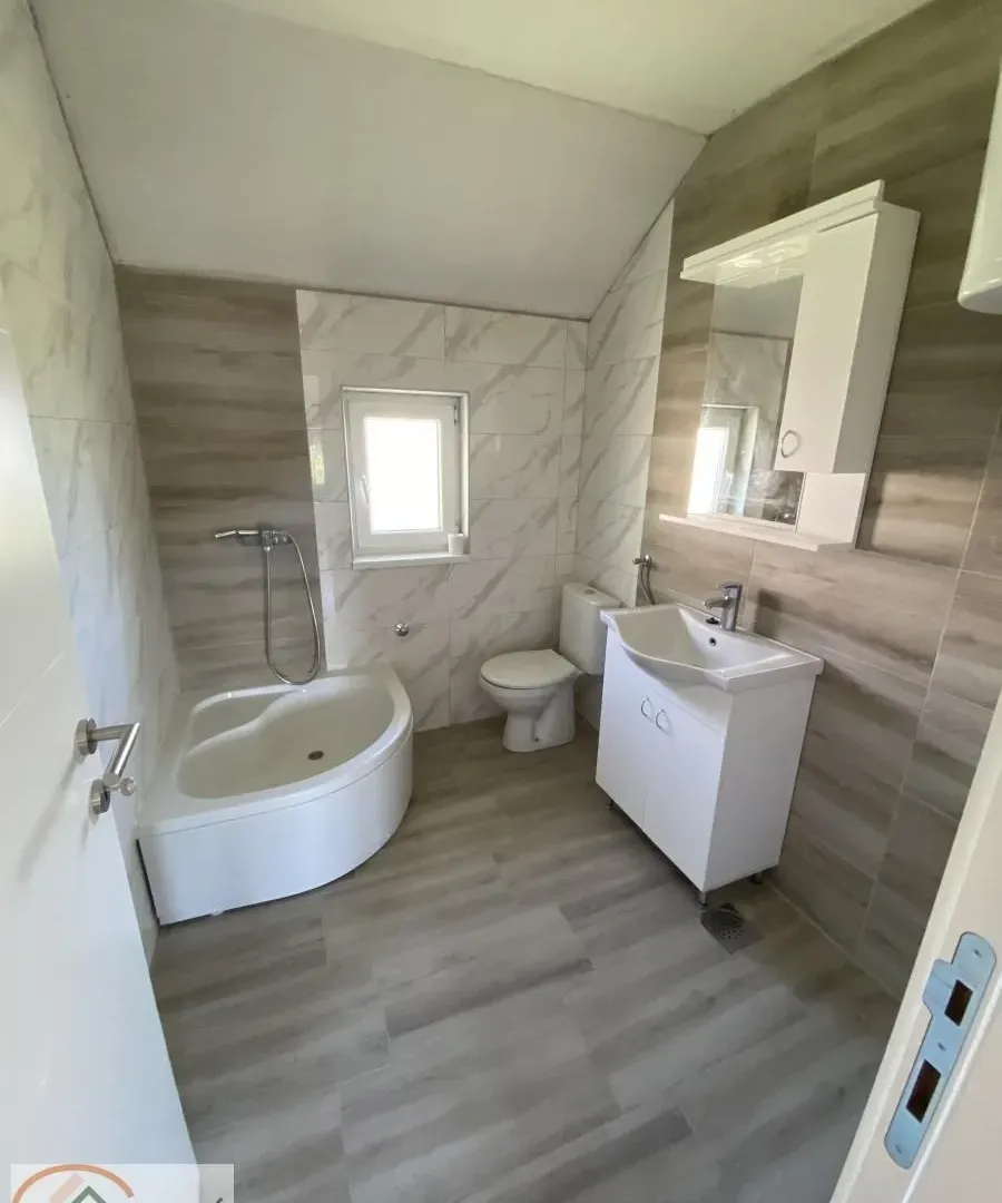 Prodaja, četvorosoban stan, 71m², Telep, Novi Sad Sve Podlokacije