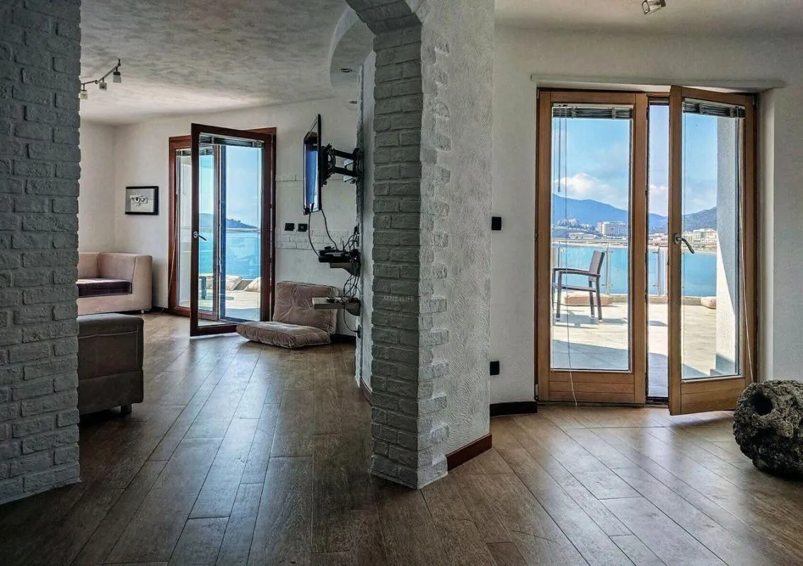 Prodaja, dvosoban stan, 142m², Rafailovići, Budva