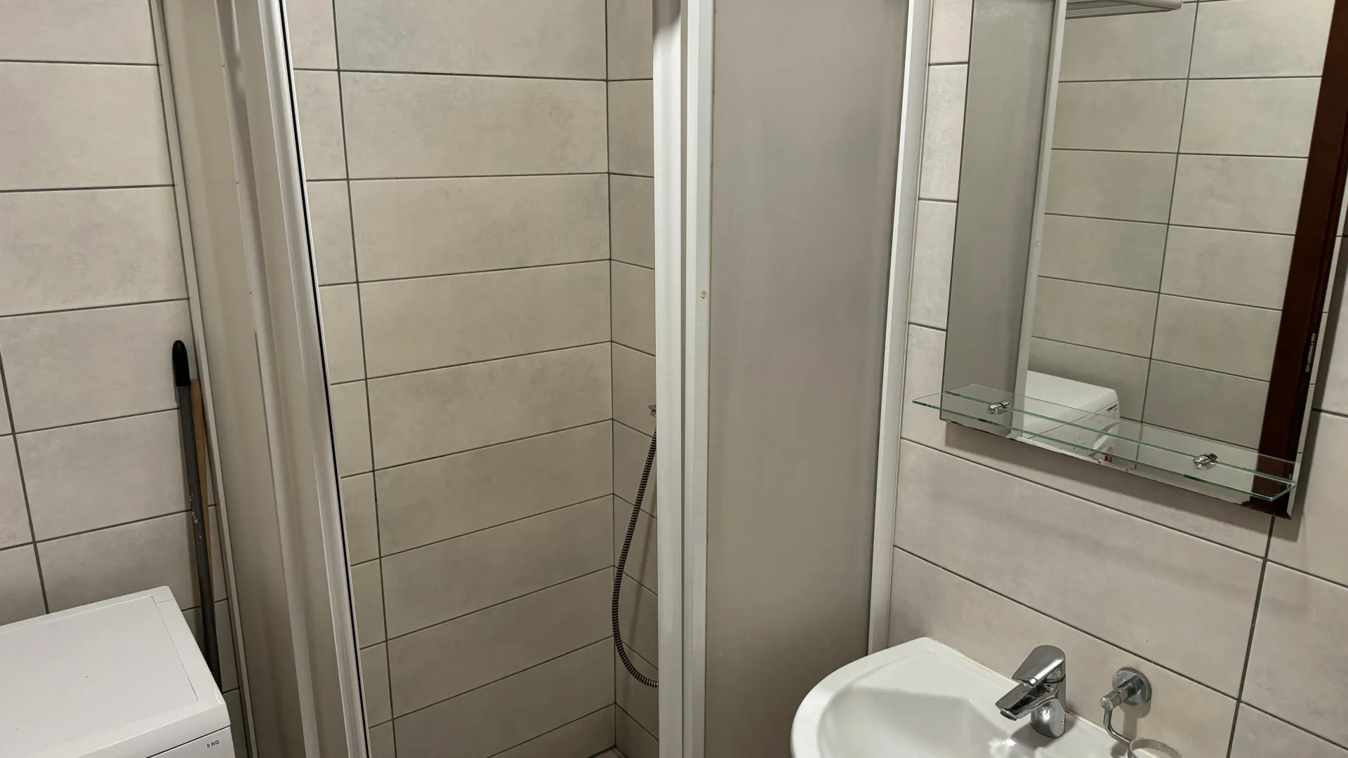 Izdavanje, dvosoban stan, 65m², Centar, Nikšić