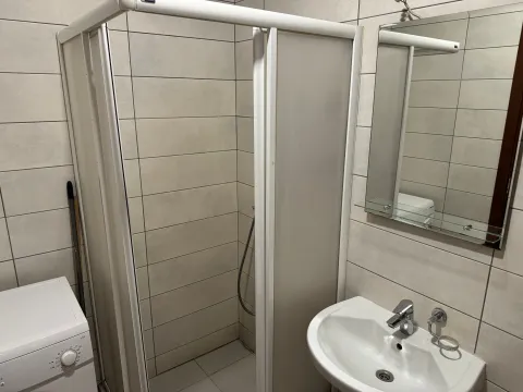 Izdavanje, dvosoban stan, 65m², Centar, Nikšić - image 8