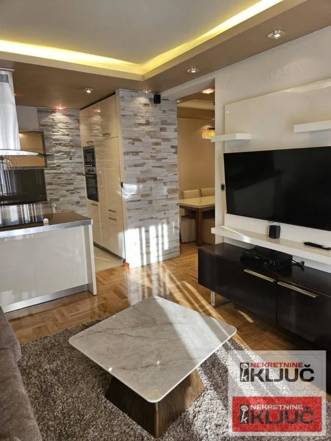 Rent, two bedroom apartment, 70m², Grbavica, Novi Sad Sve Podlokacije