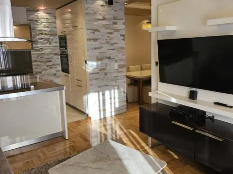 Rent, two bedroom apartment, 70m², Grbavica, Novi Sad Sve Podlokacije - image 11