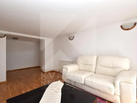 Izdavanje, kuća, 300m², Gorica C, Podgorica - image 20