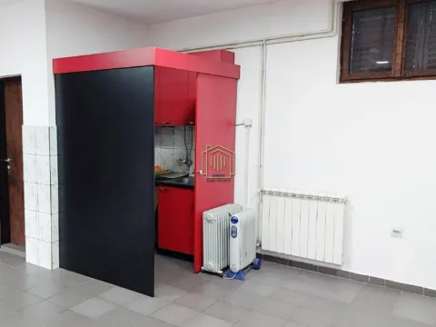 Rent, office space, 48m², Stari Aerodrom, Podgorica - image 4