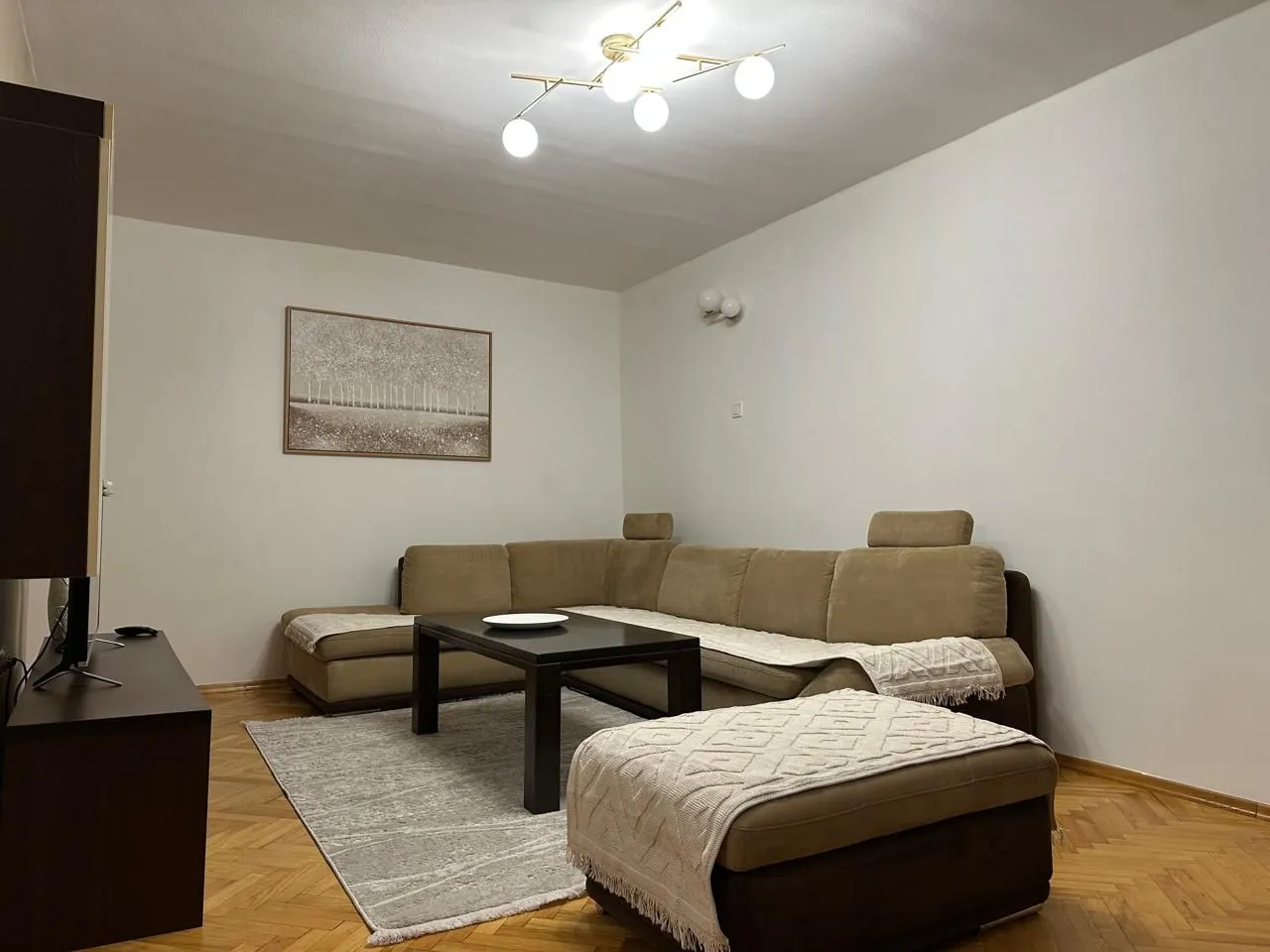 Izdavanje, dvosoban stan, 80m², Momišići, Podgorica