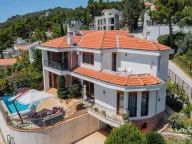 Prodaja, kuća, 252m², Šušanj, Bar - image 1