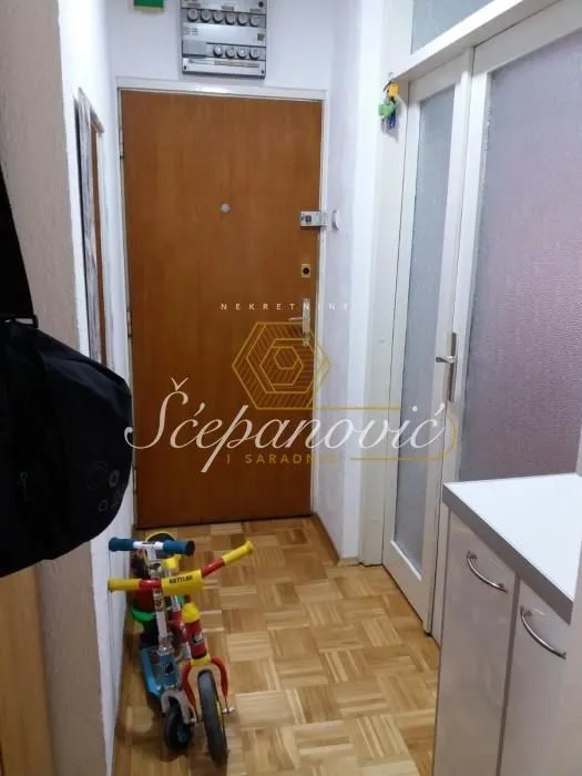 Prodaja, dvosoban stan, 48m², Bulevar Oslobodjenja, Novi Sad Sve Podlokacije