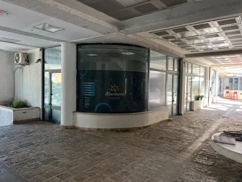 Izdavanje, poslovni prostor, 45m², Centar, Budva - image 2