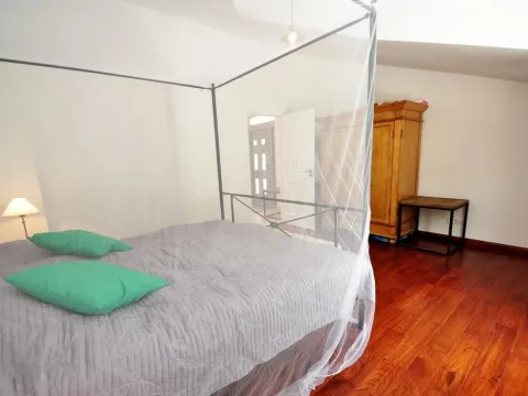 Prodaja, dvosoban stan, 200m², Risan, Kotor - image 18