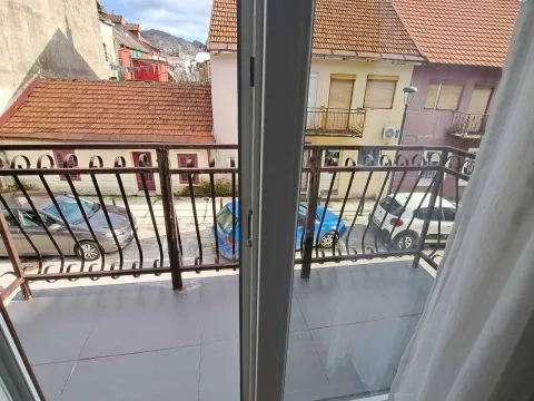 Rent, one bedroom apartment, 55m², Centar, Cetinje - image 8