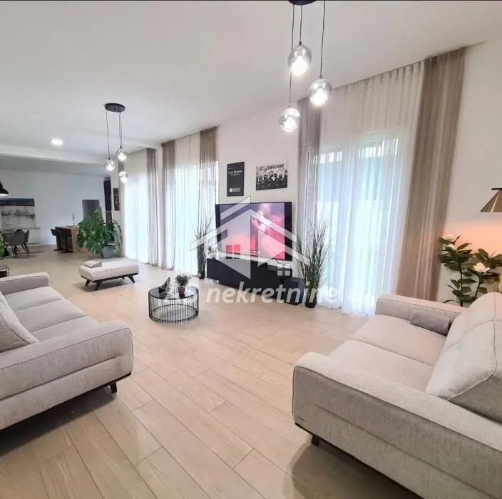 Izdavanje, stan, 240m², Savski Venac, Beograd