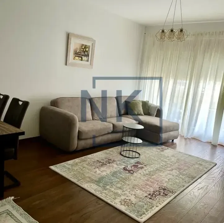 Izdavanje, dvosoban stan, 72m², Master Kvart, Podgorica
