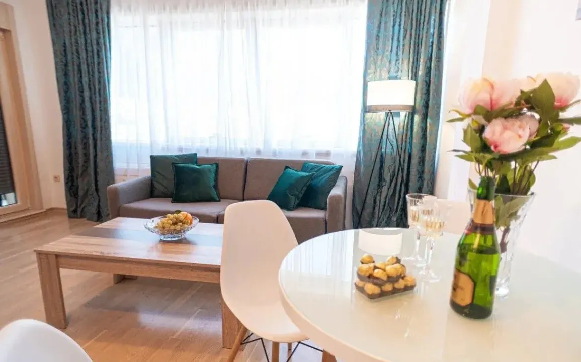 Izdavanje, jednosoban stan, 45m², Budva, Crna Gora