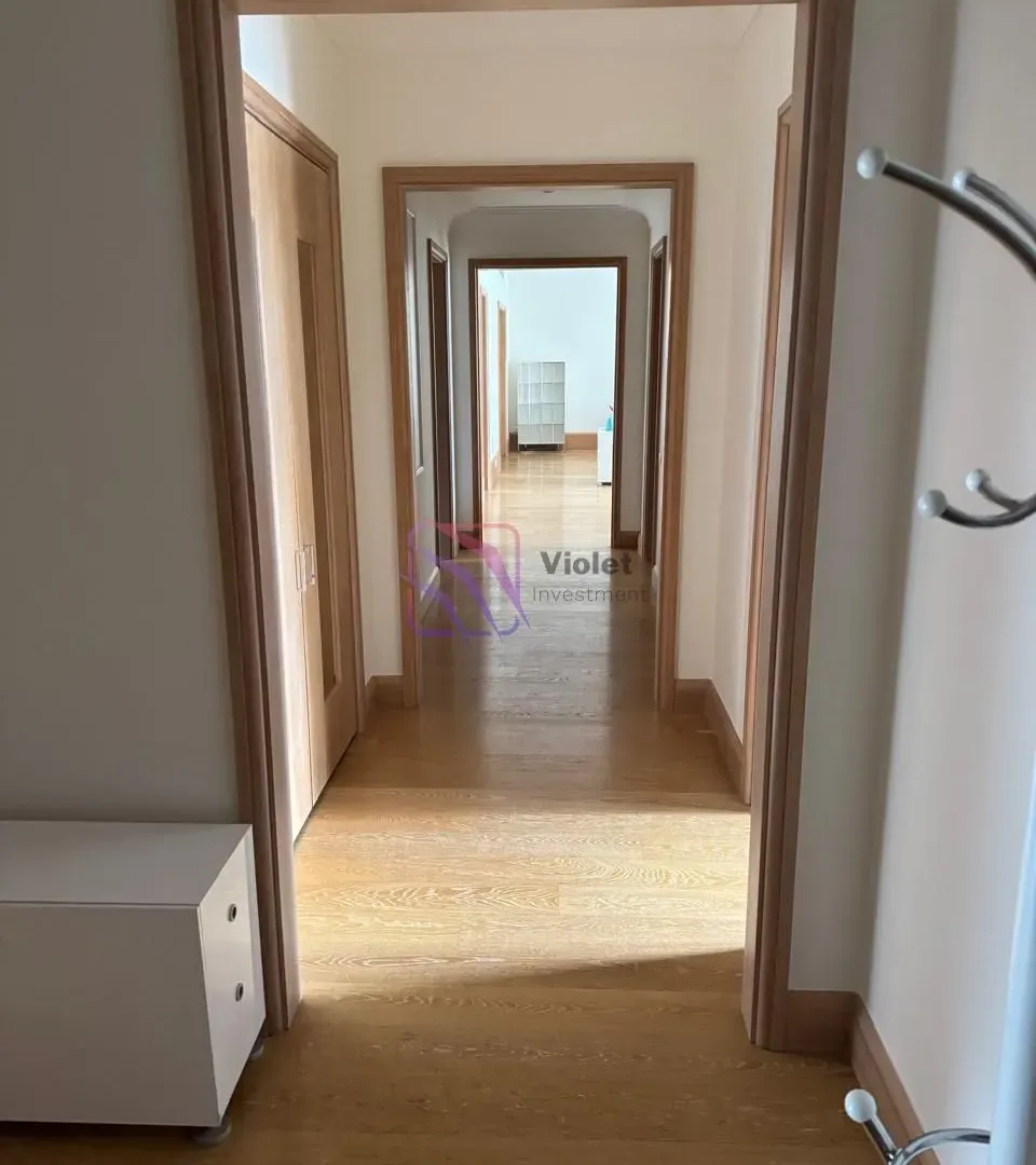Rent, four bedroom apartment, 240m², Porto Montenegro, Tivat
