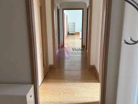 Izdavanje, četvorosoban stan, 240m², Porto Montenegro, Tivat - image 3