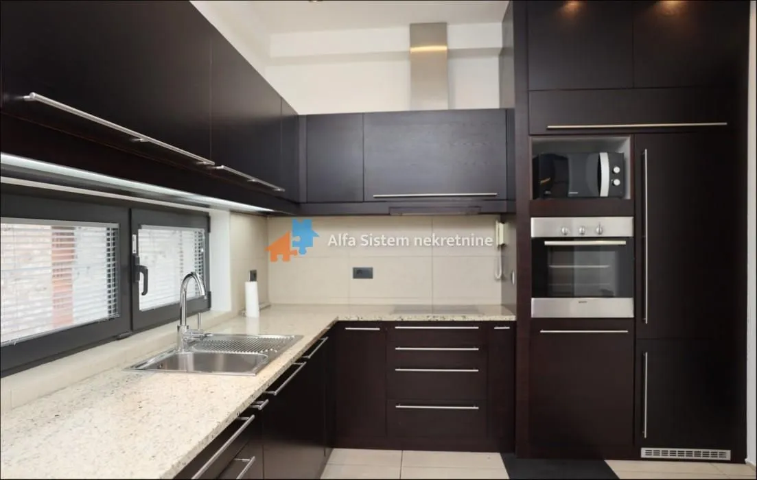 Izdavanje, stan, 176m², Kalenić Pijaca, Vračar Sve Podlokacije