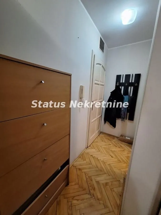 Izdavanje, jednosoban stan, 36m², Grbavica, Novi Sad Sve Podlokacije
