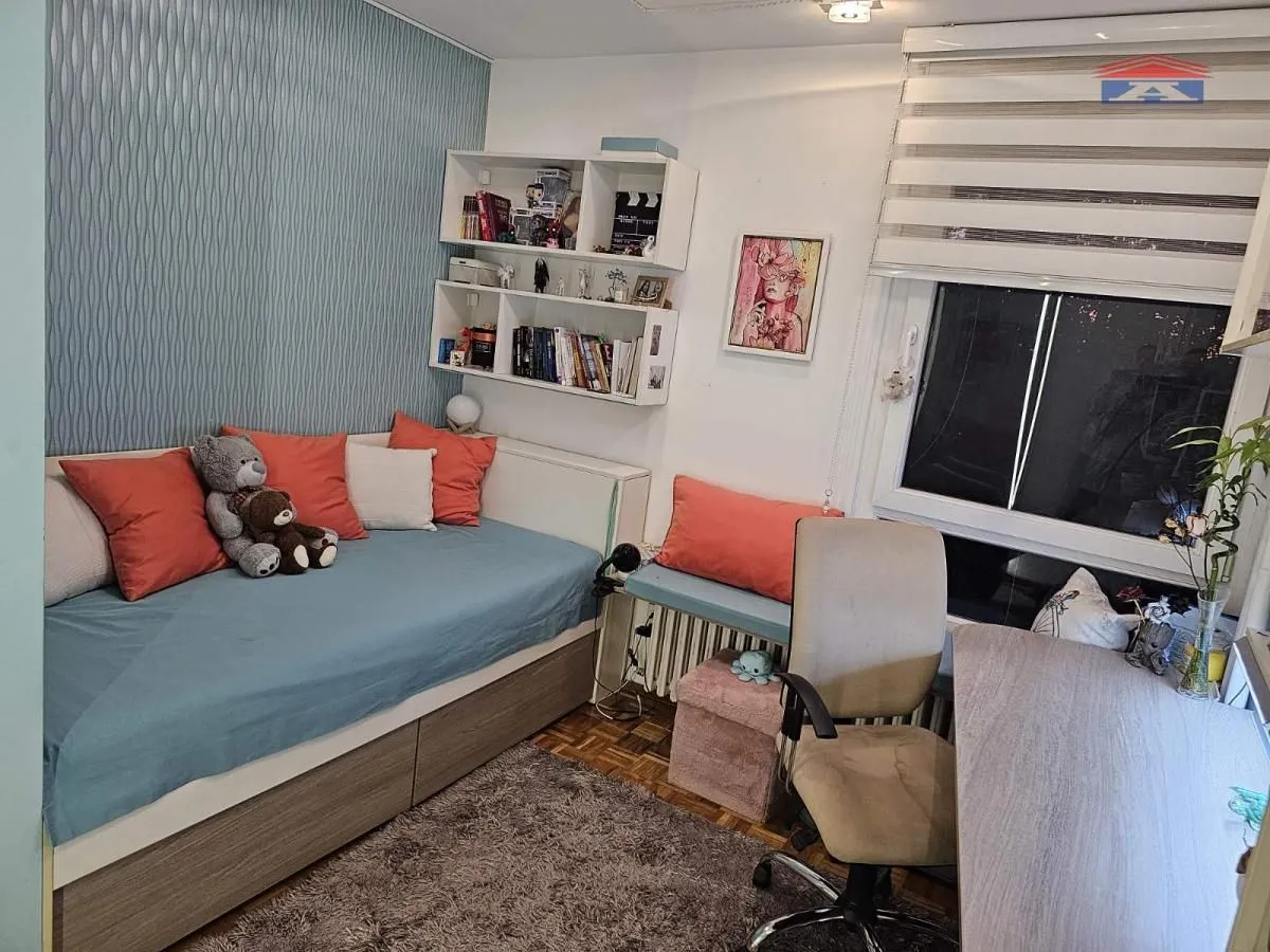 Prodaja, četvorosoban stan, 70m², Bulevar Oslobodjenja, Novi Sad Sve Podlokacije