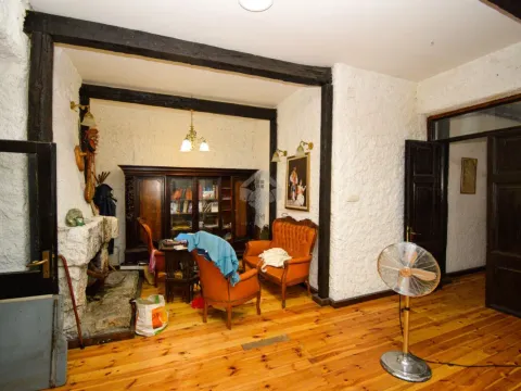 Izdavanje, poslovni prostor, 60m², Centar, Podgorica - image 4