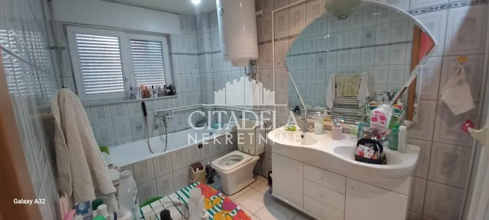 Sale, house, 432m², Resnik, Beograd