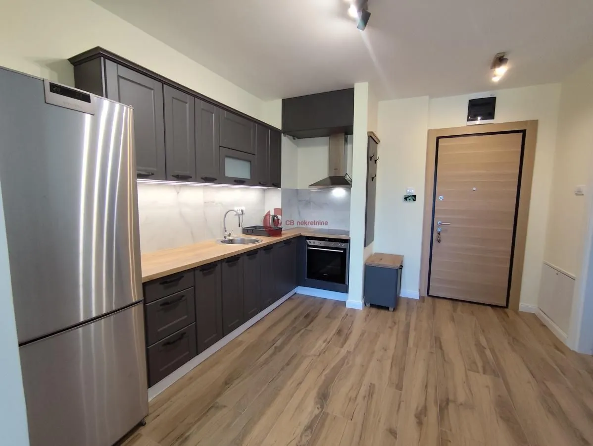 Izdavanje, dvosoban stan, 48m², Centar, Subotica