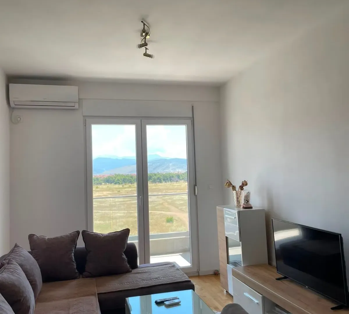 Rent, one bedroom apartment, 43m², Stari Aerodrom, Podgorica