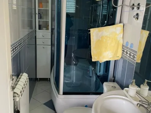 Rent, house, 150m², Momišići, Podgorica - image 8