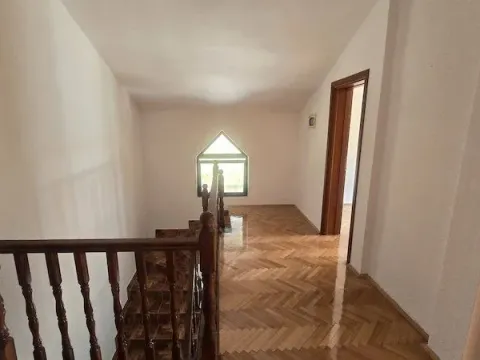Sale, house, 319m², Zlatica, Podgorica - image 18