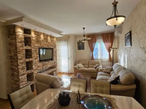 Izdavanje, dvosoban stan, 64m², City Kvart, Podgorica - image 4