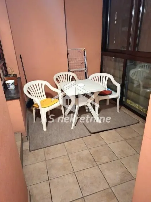Izdavanje, četvorosoban stan, 105m², Vračar Sve Podlokacije, Beograd