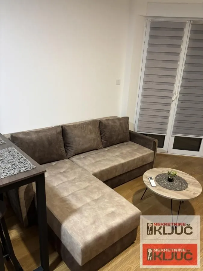 Izdavanje, garsonjera, 28m², Bulevar Oslobodjenja, Novi Sad Sve Podlokacije