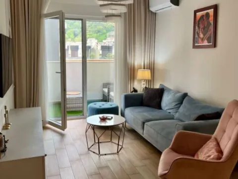 Izdavanje, dvosoban stan, 69m², Centar, Budva - image 3