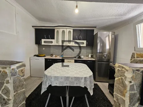 Izdavanje, kuća, 60m², Stari Aerodrom, Podgorica - image 6