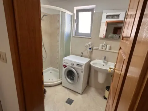 Rent, one bedroom apartment, 61m², Đenovići, Herceg Novi - image 10