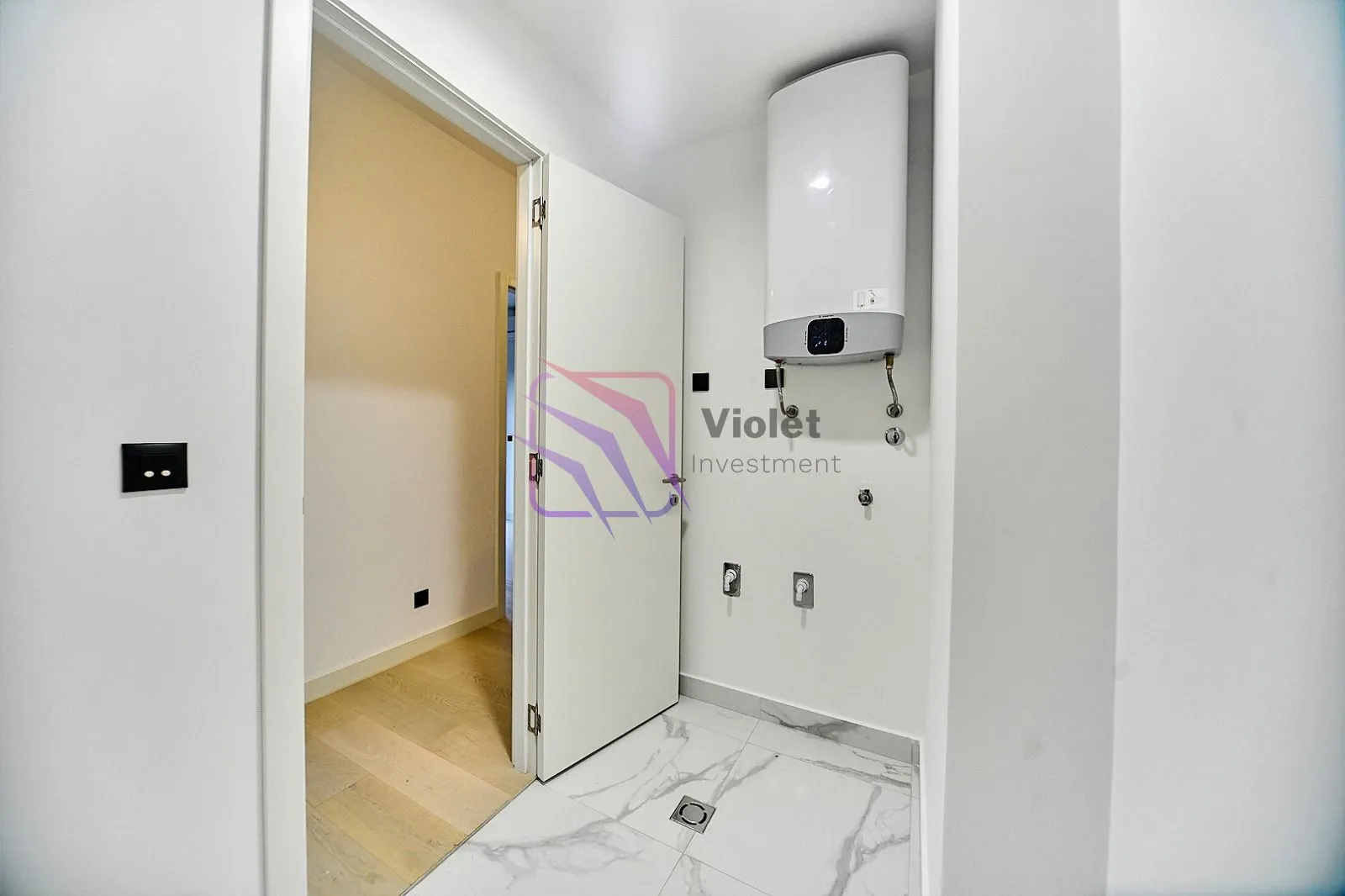 Prodaja, dvosoban stan, 96m², Krivi Most, Podgorica