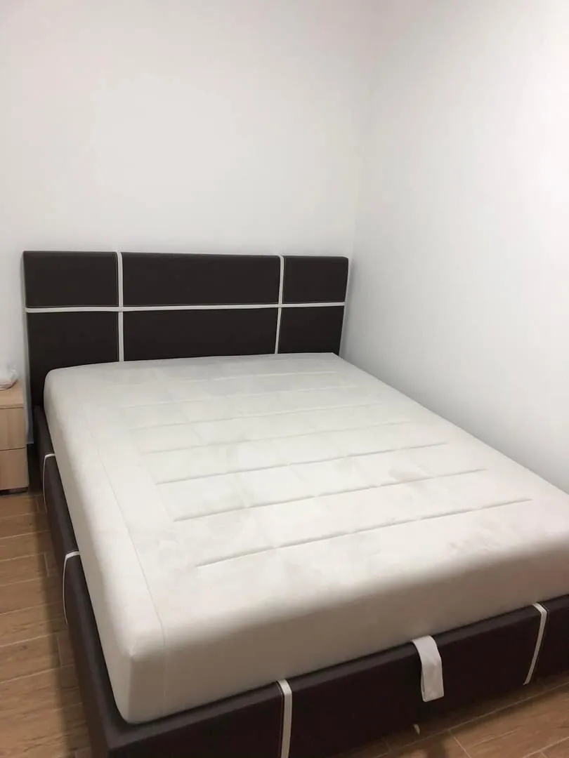 Bedroom with a double bed.