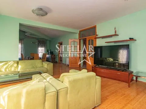 Sale, four bedroom apartment, 193m², Kruševac, Podgorica - image 3