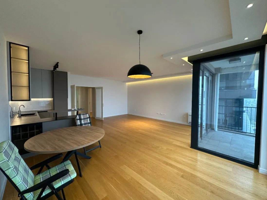 Prodaja, trosoban stan, 130m², Preko Morače, Podgorica