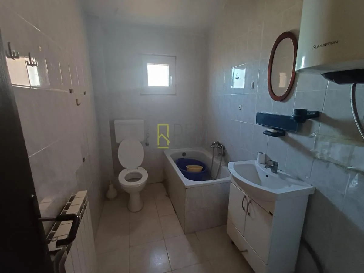 Prodaja, jednosoban stan, 45m², Stari Aerodrom, Podgorica