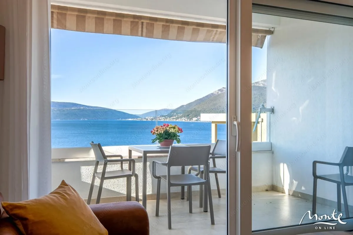 Prodaja, dvosoban stan, 66m², Tivat, Crna Gora