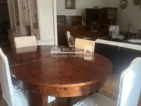 Izdavanje, trosoban stan, 90m², Kalenić Pijaca, Vračar Sve Podlokacije - image 2