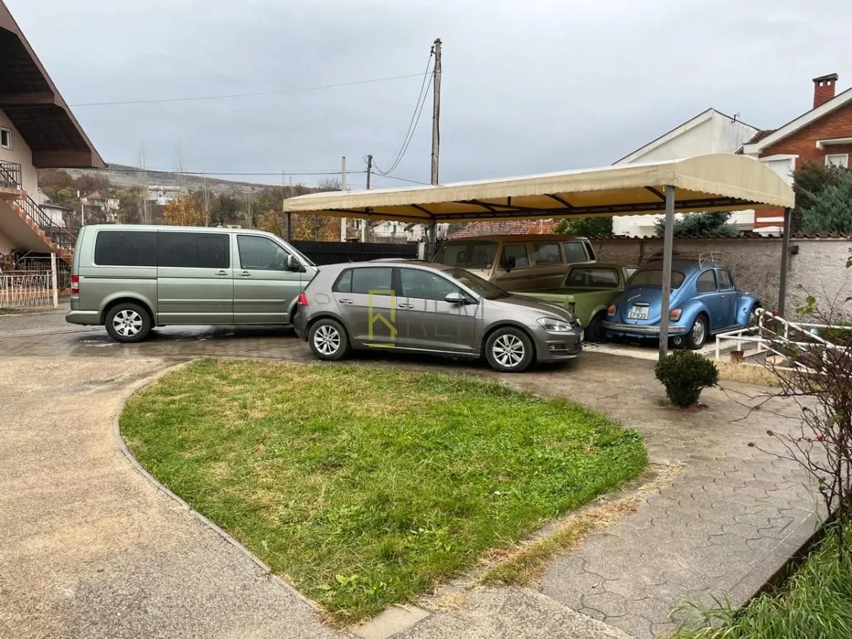 Sale, house, 183m², Tološi, Podgorica