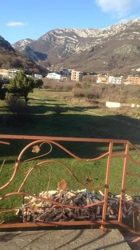 Izdavanje, kuća, 65m², Sutomore, Bar