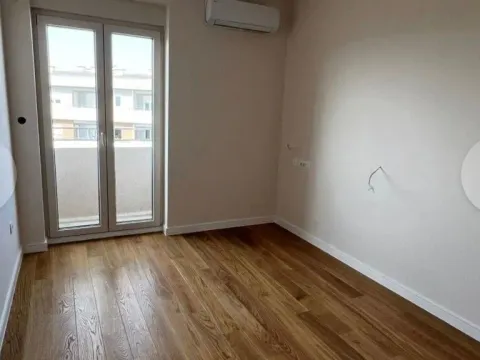 Izdavanje, dvosoban stan, 71m², Central Point, Podgorica - image 3