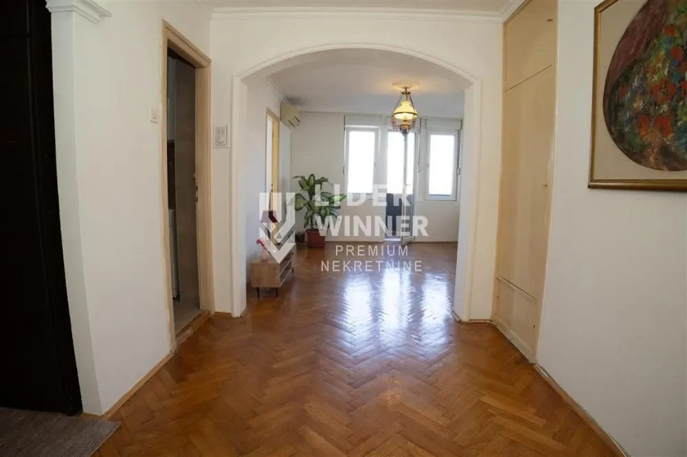 Izdavanje, dvosoban stan, 55m², Stari Grad, Beograd