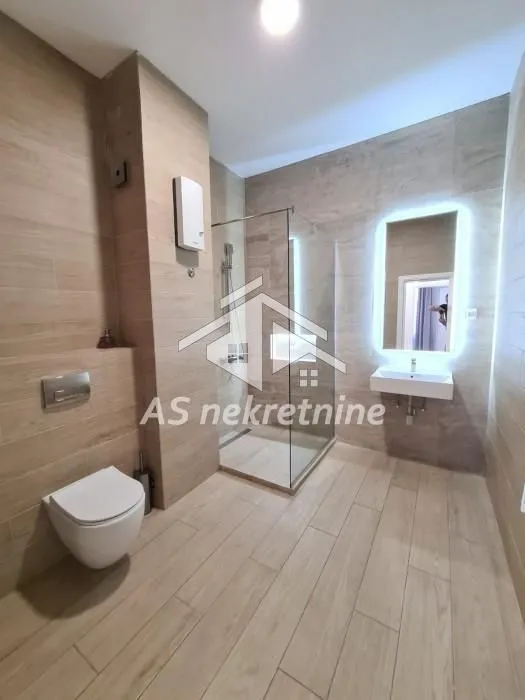 Izdavanje, stan, 240m², Savski Venac, Beograd