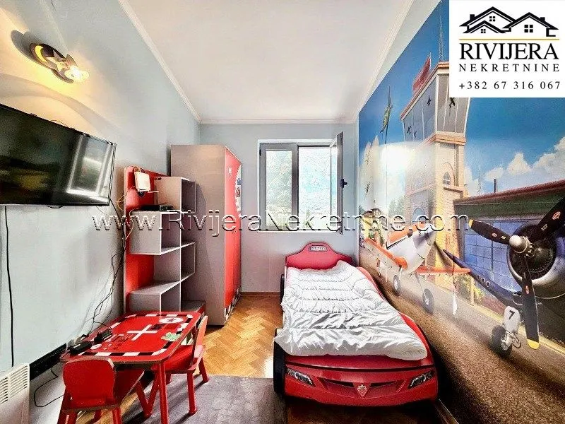 Prodaja, trosoban stan, 95m², Dobrota, Kotor