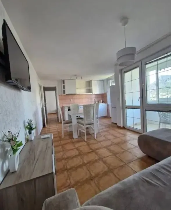 Sale, three bedroom apartment, 76m², Sutomore, Bar