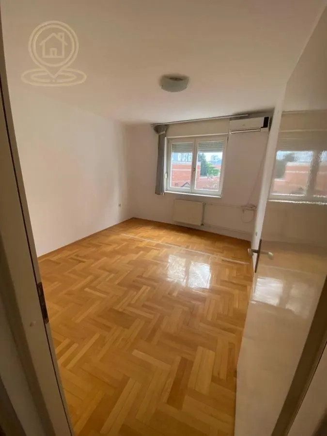 Izdavanje, trosoban stan, 73m², Medijana, Niš