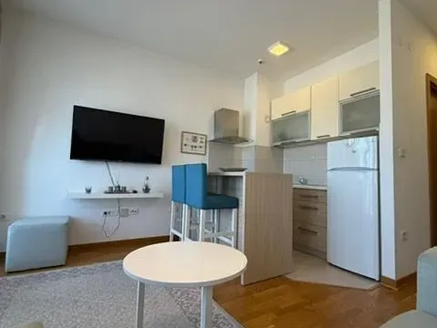 Izdavanje, garsonjera, 30m², City Kvart, Podgorica - image 3